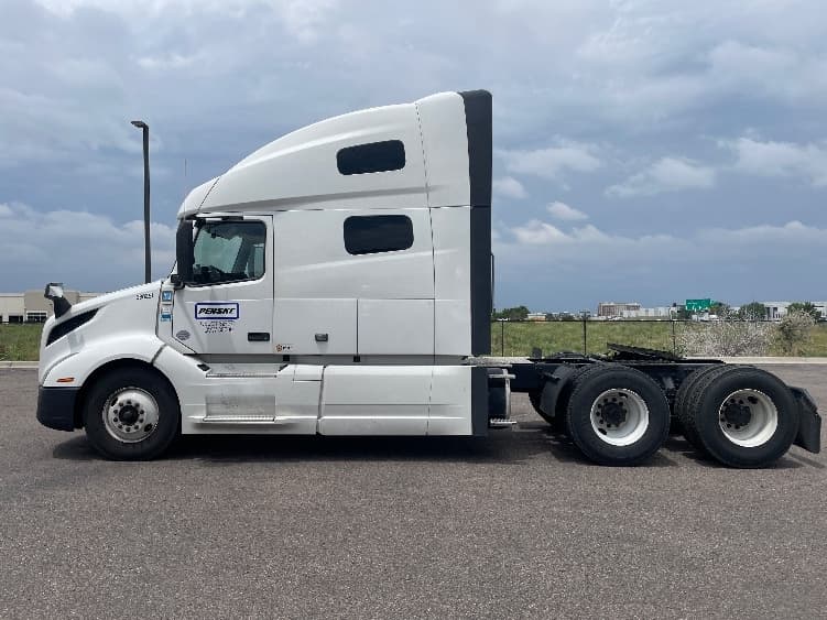 2021 Volvo VNL 760 — photo 4