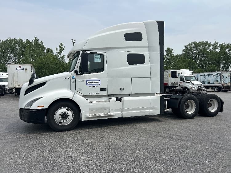 2021 Volvo VNL 760 — photo 4