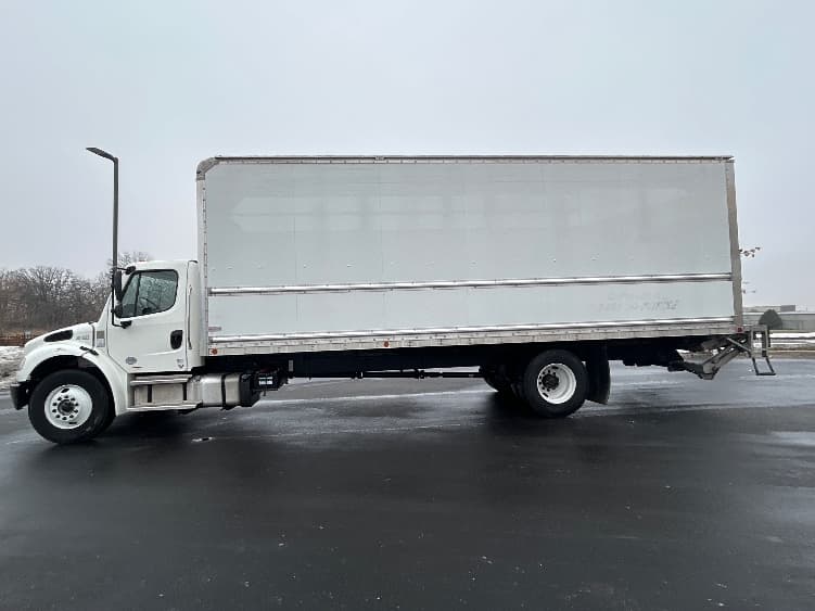 2021 Freightliner M2 106 — photo 4