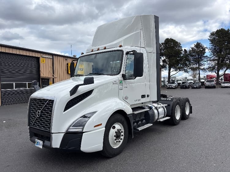 2021 Volvo VNL 300 — photo 3