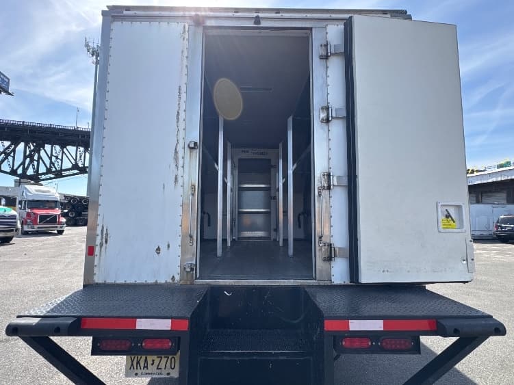 2021 Isuzu NRR — photo 8