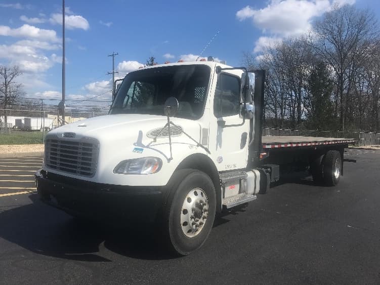 2022 Freightliner M2 106 — photo 3