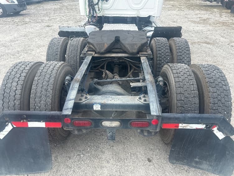 2021 Freightliner Cascadia — photo 6