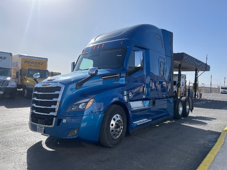 2021 Freightliner Cascadia — photo 3