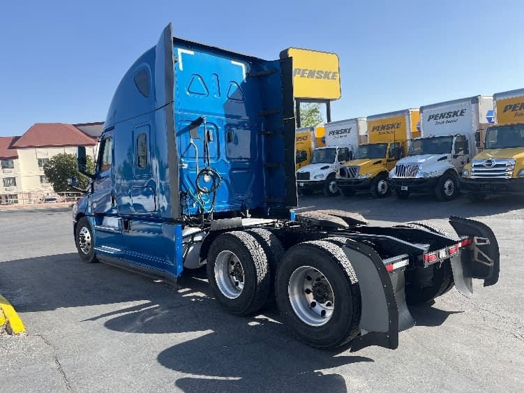 2021 Freightliner Cascadia — photo 5