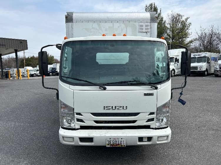 2021 Isuzu NPR — photo 2