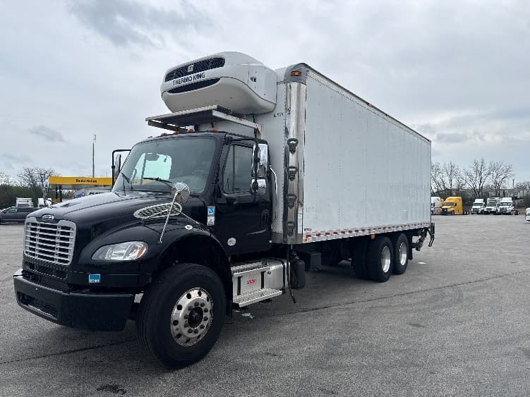 2021 Freightliner M2 106 — photo 3
