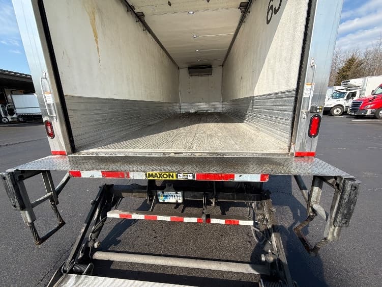 2021 Freightliner M2 106 — photo 10