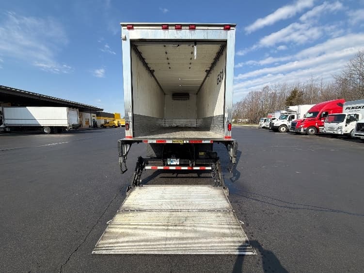 2021 Freightliner M2 106 — photo 9