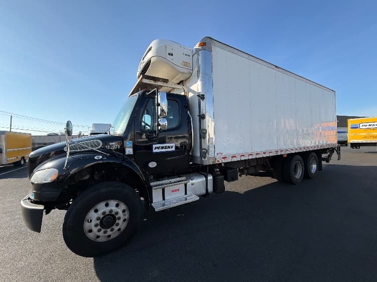 2021 Freightliner M2 106 — photo 3