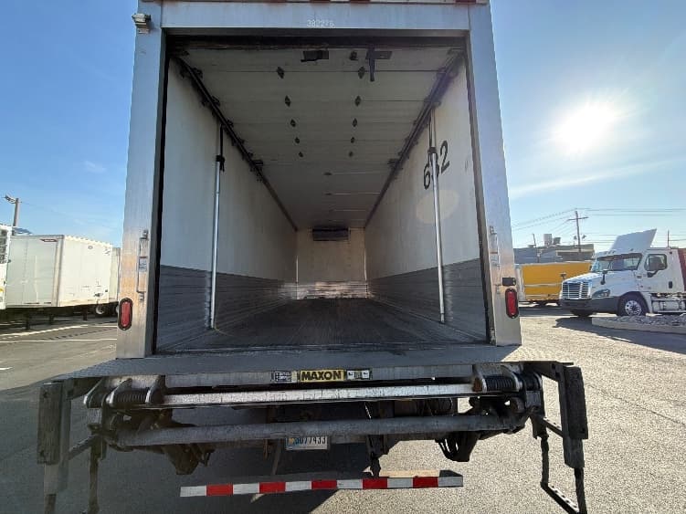 2021 Freightliner M2 106 — photo 8