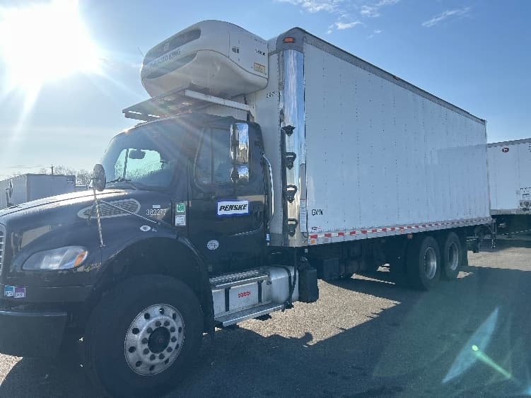 2021 Freightliner M2 106 — photo 3