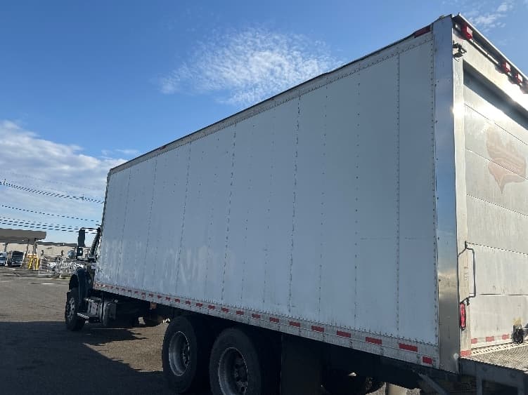 2021 Freightliner M2 106 — photo 6
