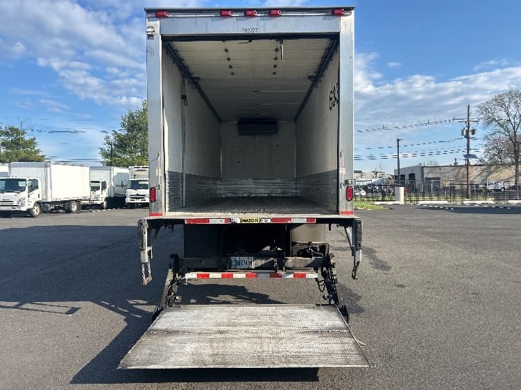 2021 Freightliner M2 106 — photo 9