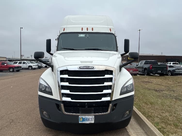 2021 Freightliner Cascadia — photo 2