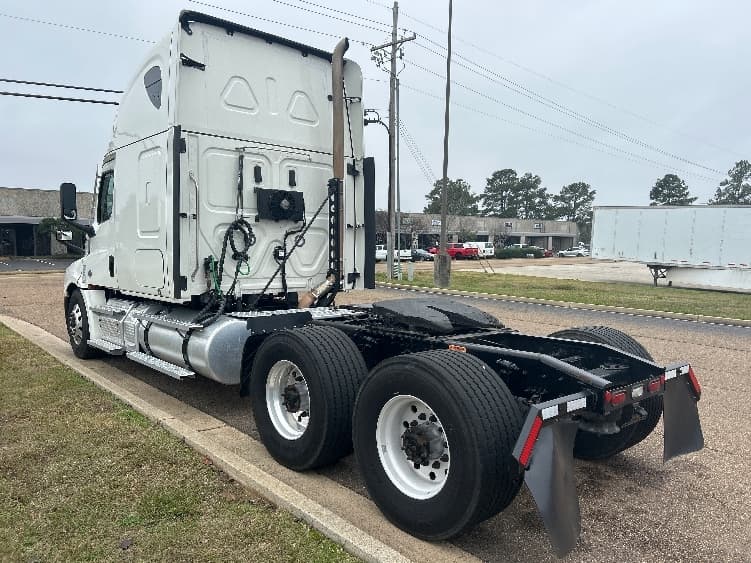 2021 Freightliner Cascadia — photo 5