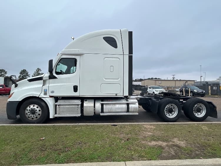 2021 Freightliner Cascadia — photo 4