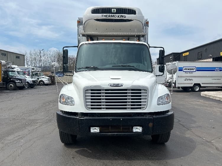 2021 Freightliner M2 106 — photo 2