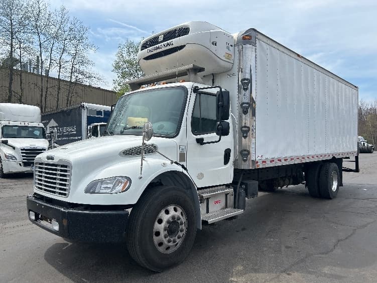 2021 Freightliner M2 106 — photo 3