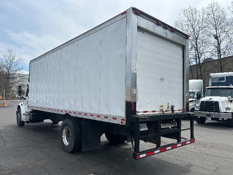 2021 Freightliner M2 106 — photo 6