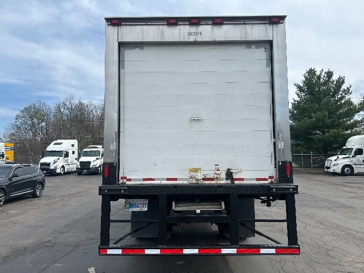 2021 Freightliner M2 106 — photo 7