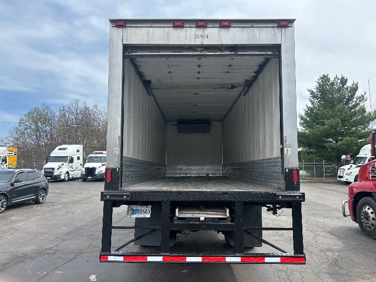 2021 Freightliner M2 106 — photo 8