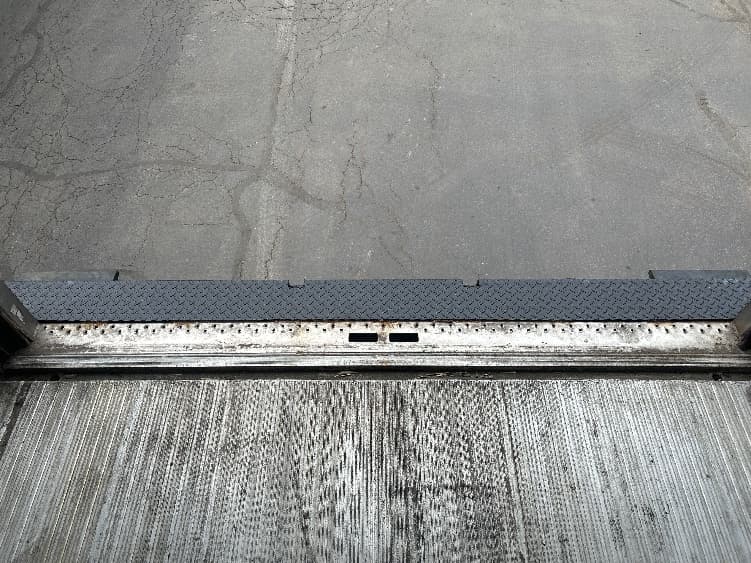 2021 Freightliner M2 106 — photo 9