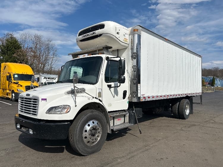 2021 Freightliner M2 106 — photo 3