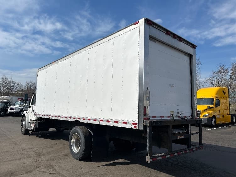 2021 Freightliner M2 106 — photo 6