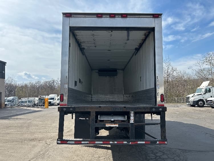 2021 Freightliner M2 106 — photo 8