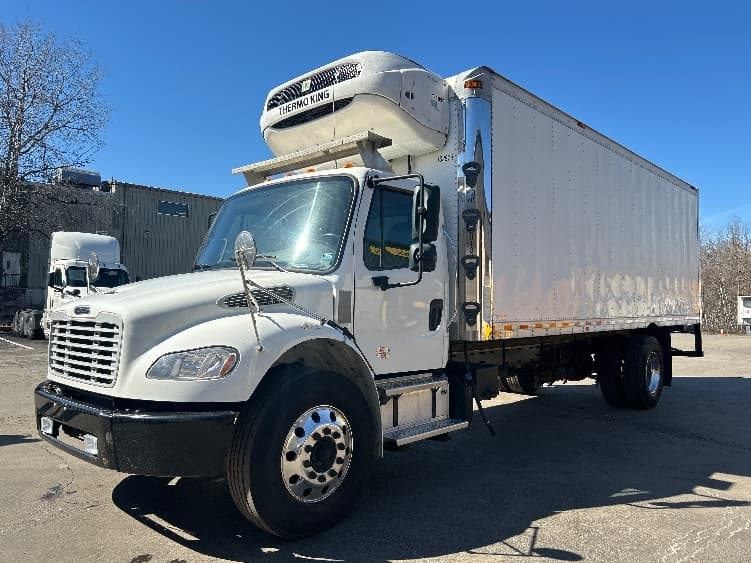 2021 Freightliner M2 106 — photo 3