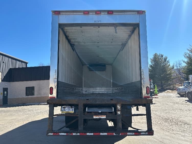 2021 Freightliner M2 106 — photo 8