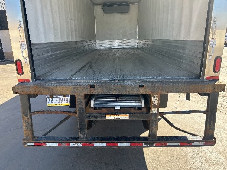 2021 Freightliner M2 106 — photo 9