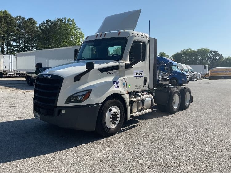 2021 Freightliner Cascadia — photo 3