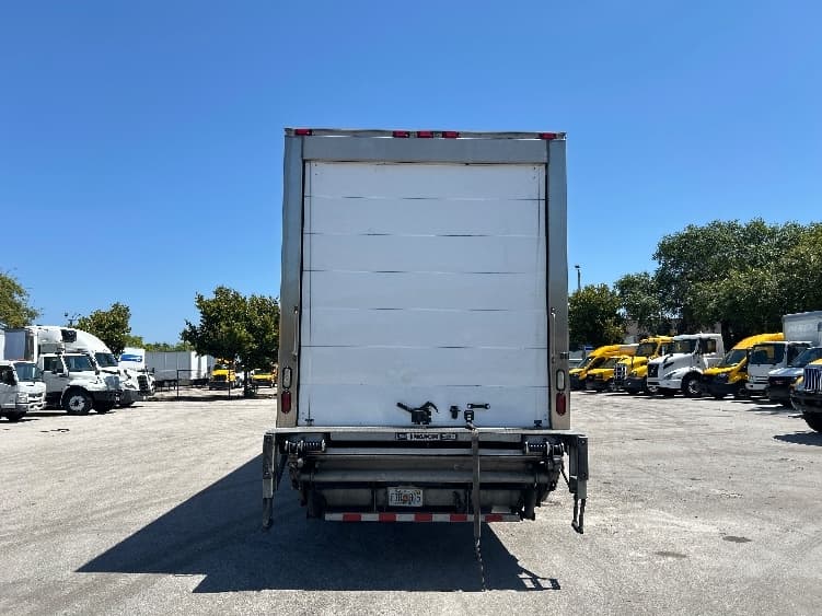 2021 Freightliner M2 106 — photo 7