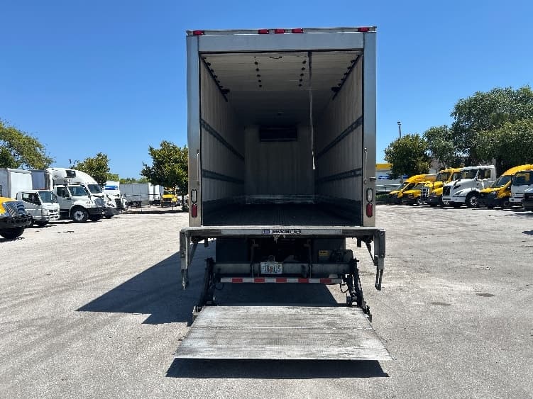 2021 Freightliner M2 106 — photo 9