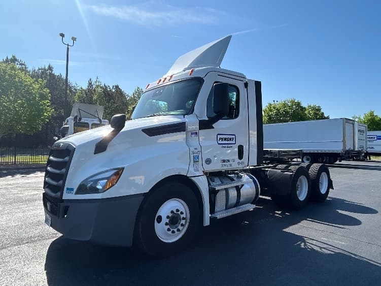 2021 Freightliner Cascadia — photo 3