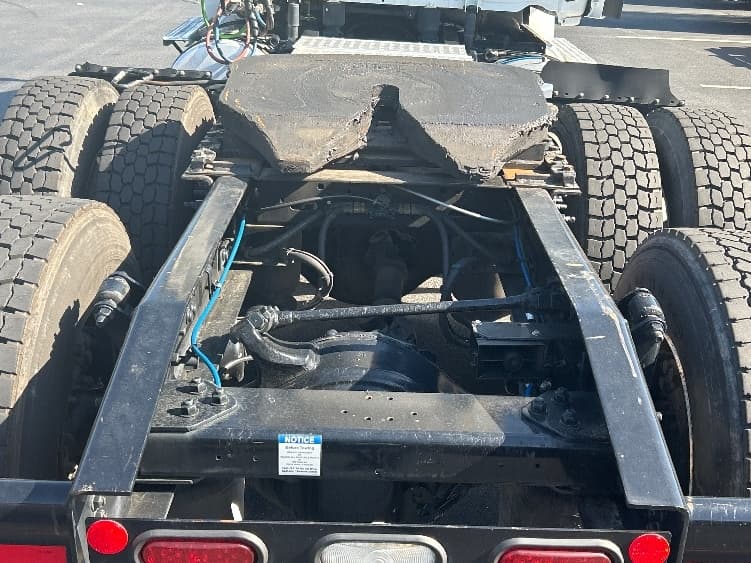 2021 Freightliner Cascadia — photo 6