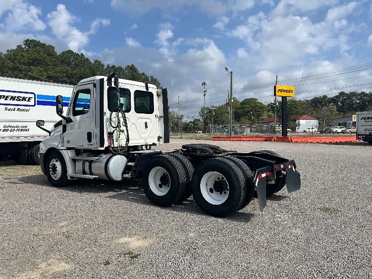 2021 Freightliner Cascadia — photo 5