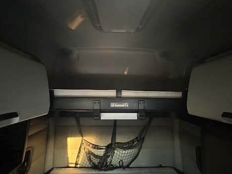 2022 Freightliner Cascadia — photo 9