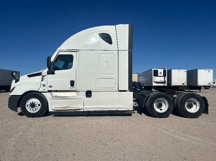 2022 Freightliner Cascadia — photo 4