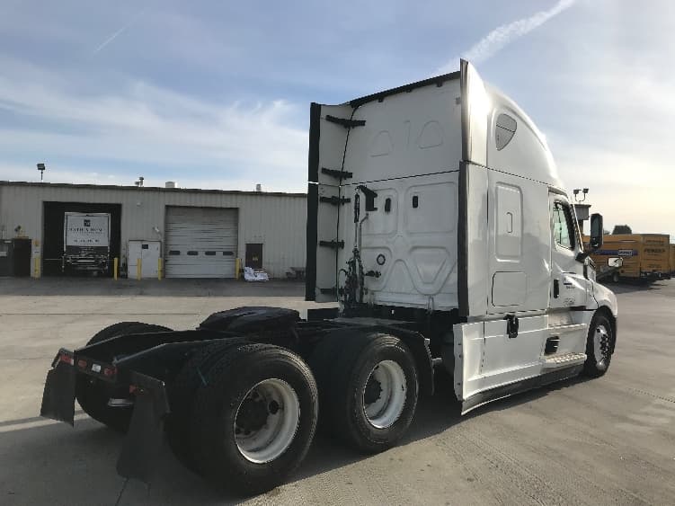 2022 Freightliner Cascadia — photo 7