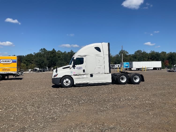 2022 Freightliner Cascadia — photo 4