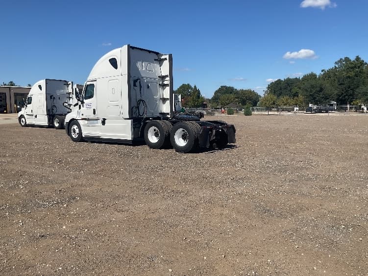 2022 Freightliner Cascadia — photo 5