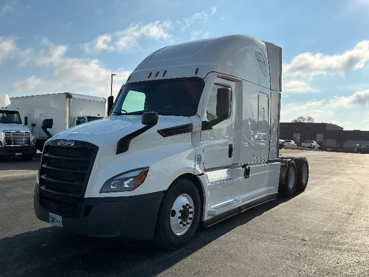 2022 Freightliner Cascadia — photo 3