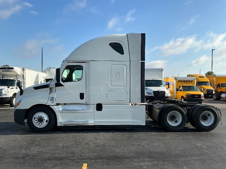2022 Freightliner Cascadia — photo 4