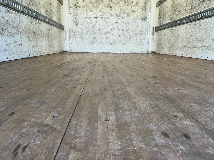 2021 Isuzu NPR — photo 10