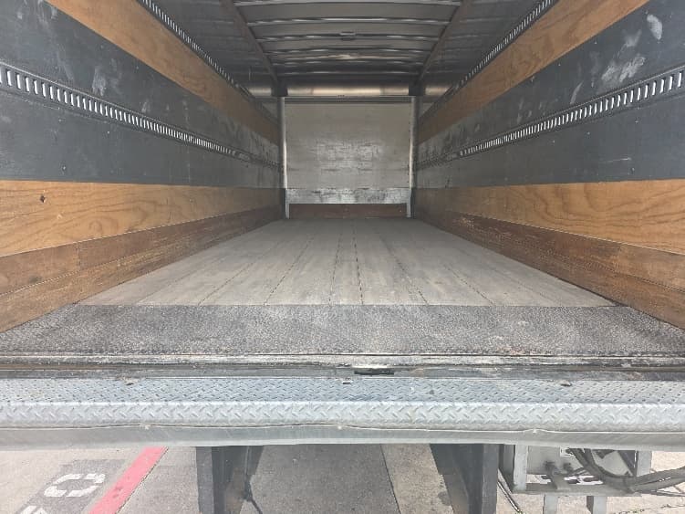 2021 Freightliner M2 106 — photo 10