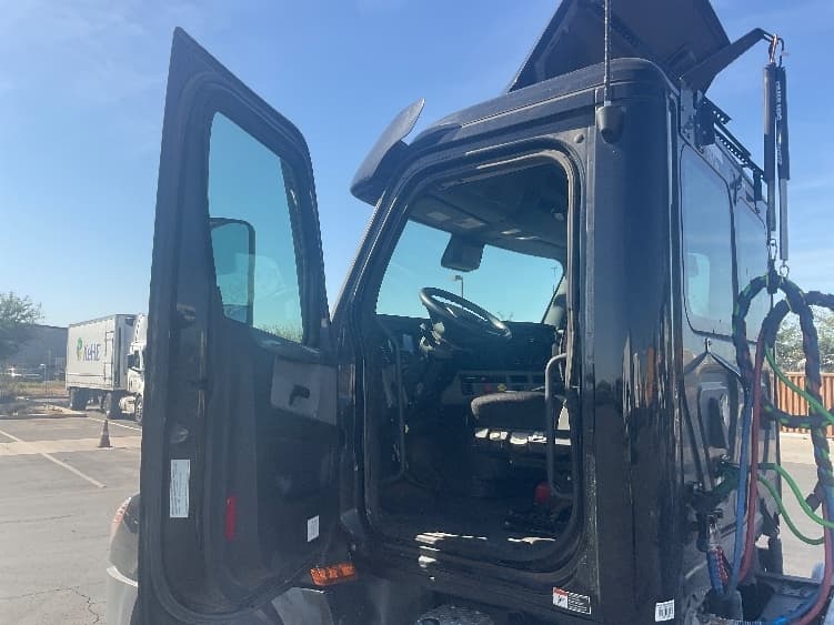 2021 Freightliner — photo 9
