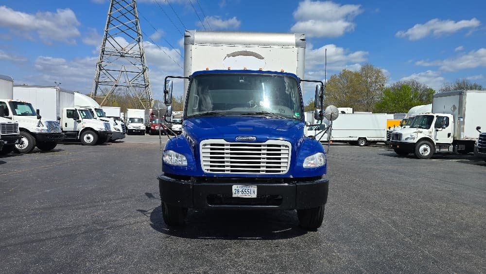 2021 Freightliner M2 106 — photo 2